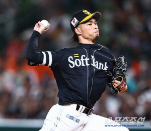 마운드 바뀌어도 은퇴는 없다, 독립리그 다승왕하고 프로 진출해 503경기 등판, 멕시코에서 방출되자 2군 리그로, 일본대표 출신 36세 우완 