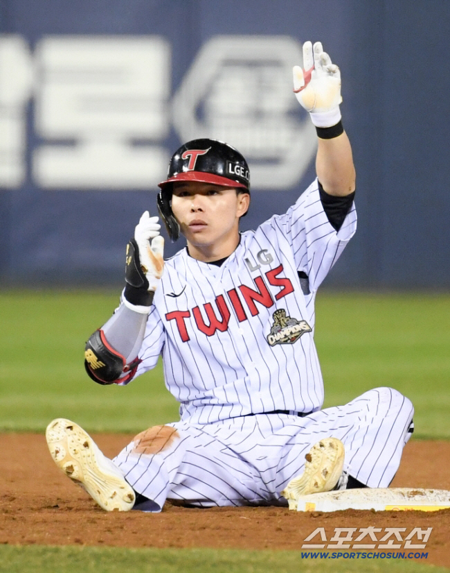 대구에서 0.429인데 어제 그냥 뺏다구? 오늘 다시 2번 복귀. LG라인업 더 강해졌네