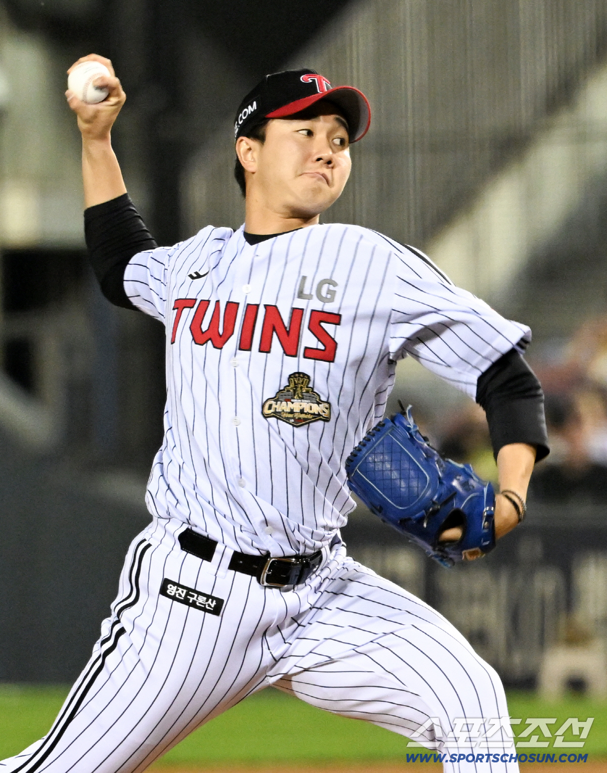 16일 잠실구장에서 열린 LG와 롯데의 경기. LG 유영찬이 역투하고 있다. 잠실=박재만 기자 pjm@sportschosun.com/2026.04.16/