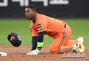 페라자 수비 실수? 