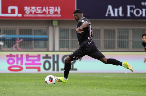 승리가 이렇게 힘들다! '무승' 충북청주-김해, '가르시아 장군-베카 멍군' 1-1 무승부...'추가시간 두골' 천안, '이림 퇴장' 대구에 2-1 대역전쇼