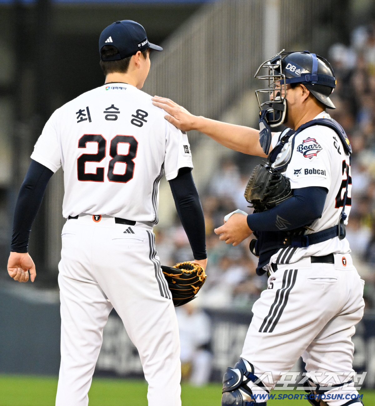18일 잠실구장에서 열린 두산과 KIA의 경기. 두산 최승용이 마운드에서 내려오고 있다. 잠실=박재만 기자 pjm@sportschosun.com/2026.04.18/