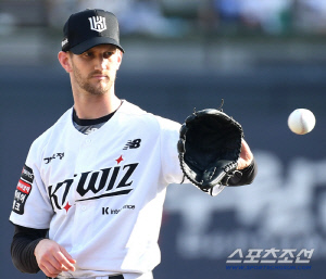 '역대급 MVP 페디-폰세 넘어섰다' 개막 4연승! 무실점 신기록 KT 보쉴리, '무실점 행진 보쉴래요?'[수원현장]