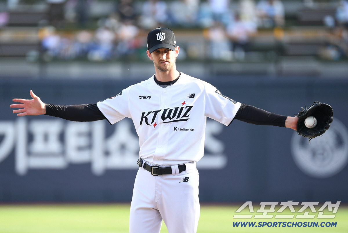18일 수원 케이티위즈파크에서 열린 KT와 키움의 경기. 투구를 준비하고 있는 KT 보쉴리. 수원=송정헌 기자 songs@sportschosun.com/2026.04.18/