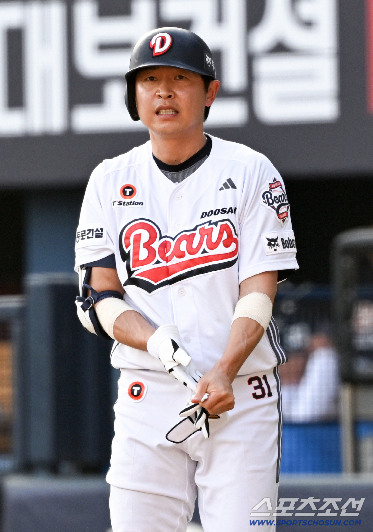 17일 잠실구장에서 열린 두산과 KIA의 경기. 두산 정수빈이 숨을 고르고 있다. 잠실=박재만 기자 pjm@sportschosun.com/2026.04.18/