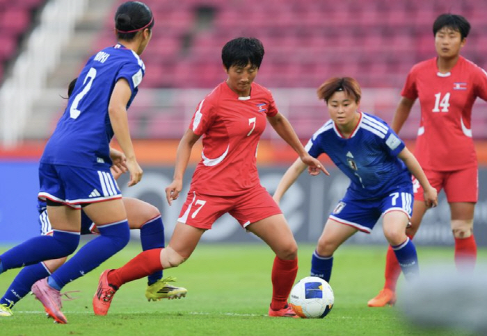 "팀 전술 제대로 활용 못했다" 日 결승에서 0-1 패배→준우승, 北 "다음에 반드시 금메달을 따겠다"