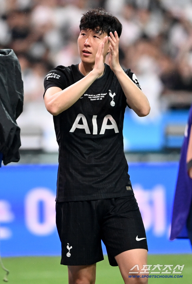 '리더' 손흥민 없는 토트넘, 새 감독 작심발언 "인성 갖춘 선수만 뛸 수 있다"...논란 투성이 선수단 직격타