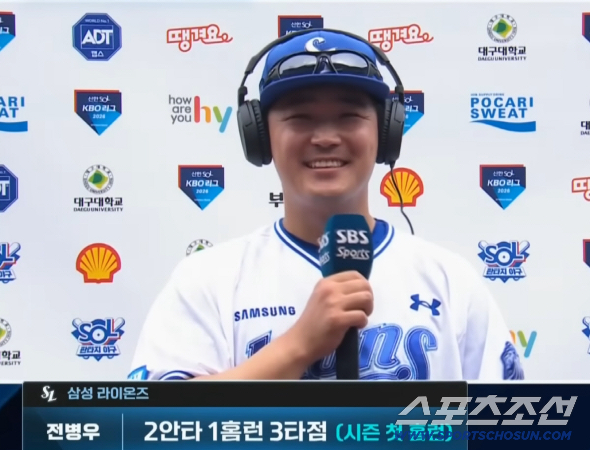 중계 인터뷰에서 잇단 유도심문에 웃으며 "주전 한번 해보겠습니다"라고 답하는 전병우. SBS스포츠 중계화면