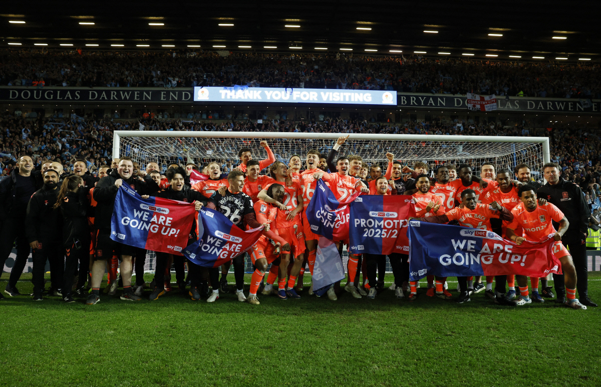 양민혁 외면한 램파드, 결국 눈물...2부 17위→25년만의 EPL 승격 이끈 후 "내 축구 인생 최고의 업적"