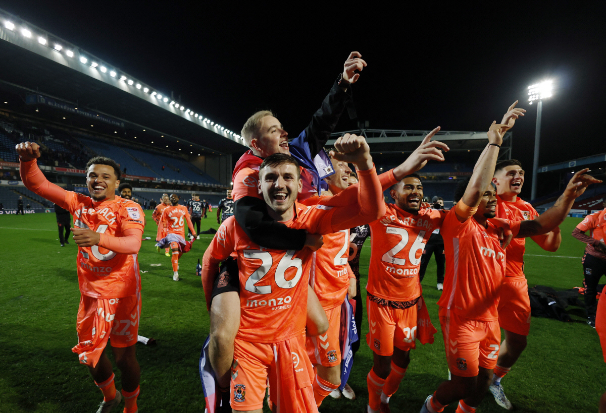 양민혁 외면한 램파드, 결국 눈물...2부 17위→25년만의 EPL 승격 이끈 후 "내 축구 인생 최고의 업적"
