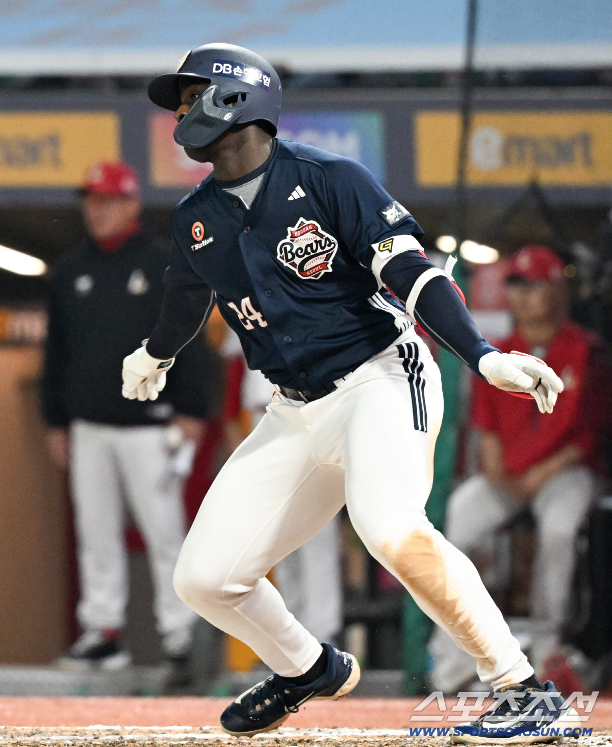 15일 인천SSG랜더스필드에서 열린 SSG와 두산의 경기. 6회초 1사 만루 두산 카메론이 병살타를 치고 있다. 인천=박재만 기자 pjm@sportschosun.com/2026.04.15/