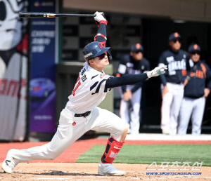 '승률 0,353' 8위 추락 → '칼'뽑은 김태형 감독, 윤동희·정철원 등 4명 동시 말소…신인 이서준 포함 4명 1군 등록 [부산In&Out]
