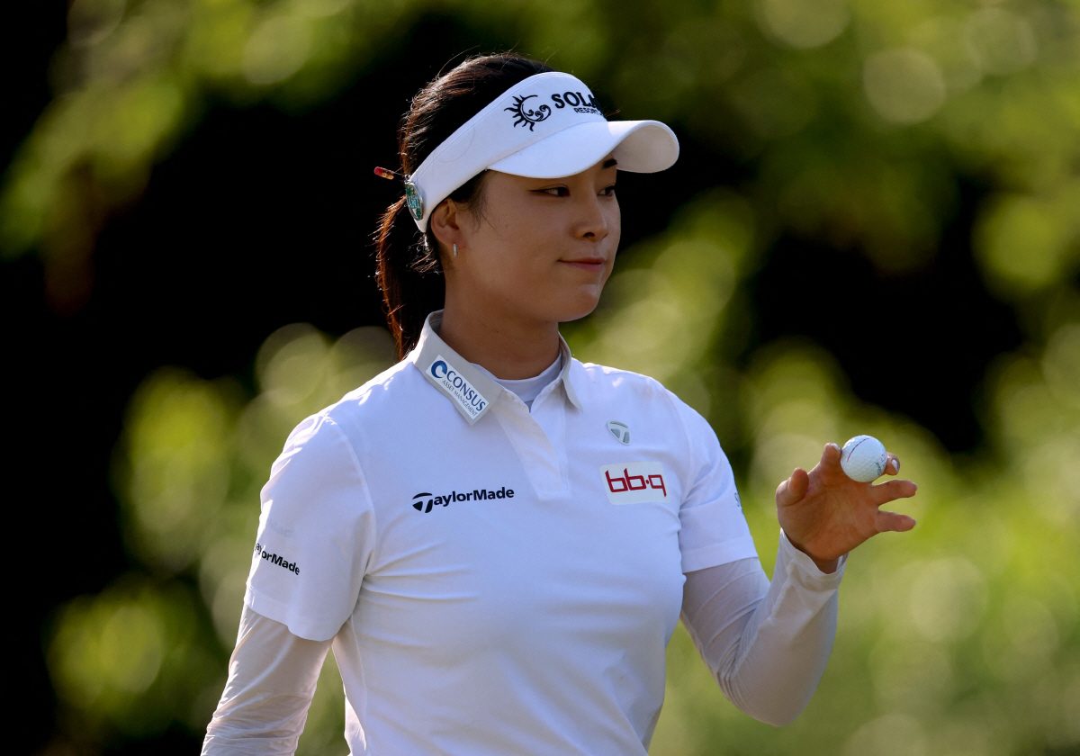 TARZANA, CALIFORNIA - APRIL 18: Ina Yoon of South Korea reacts to birdie on the 16th green during the third round of the JM Eagle LA Championship presented by Plastpro at El Caballero Country Club on April 18, 2026 in Tarzana, California. Harry How/Getty Images/AFP (Photo by Harry How / GETTY IMAGES NORTH AMERICA / Getty Images via AFP)