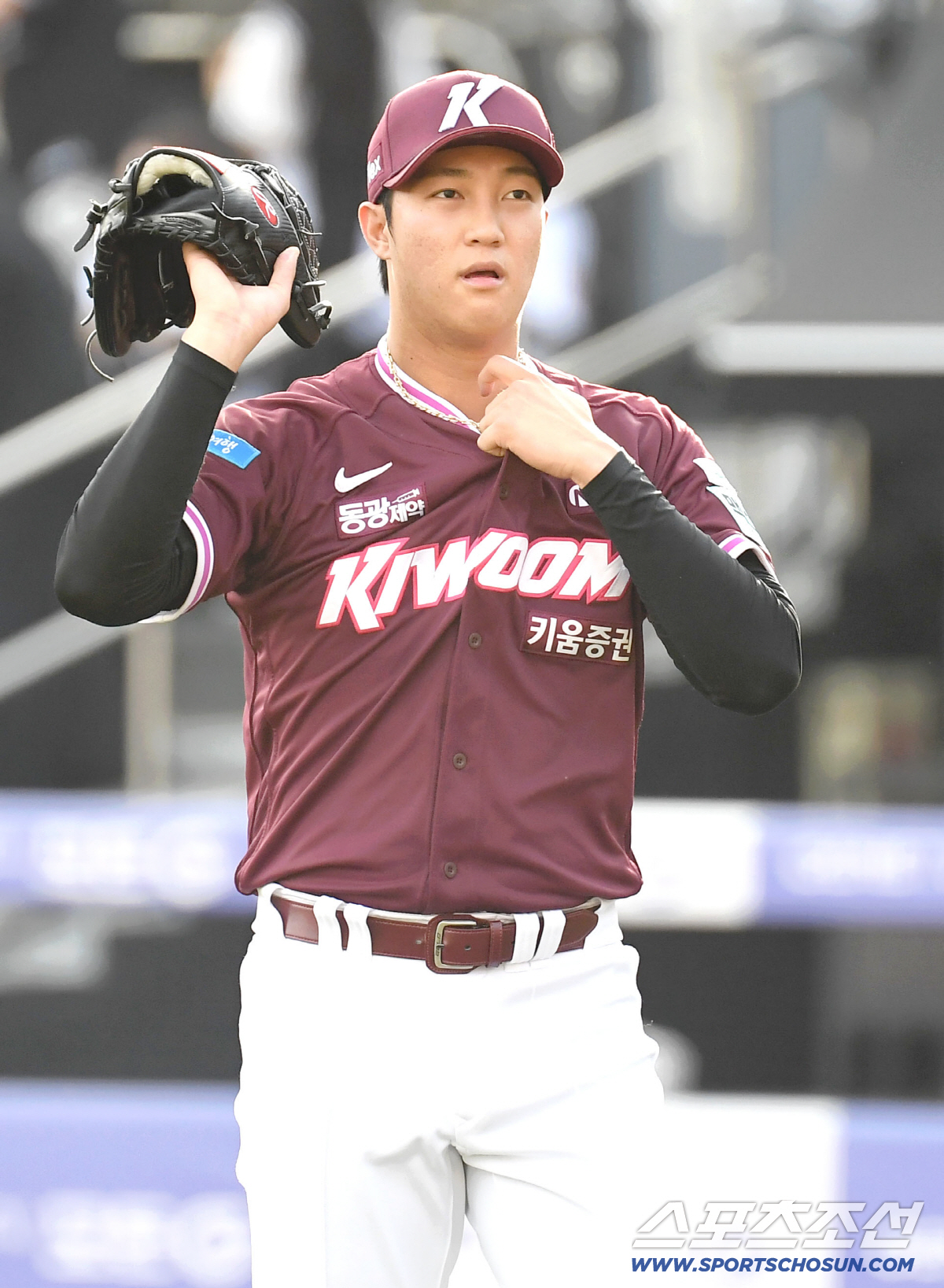 18일 수원 케이티위즈파크에서 열린 KT와 키움의 경기. 2회말 투구를 마치고 마운드를 내려오는 키움 선발 안우진. 수원=송정헌 기자 songs@sportschosun.com/2026.04.18/