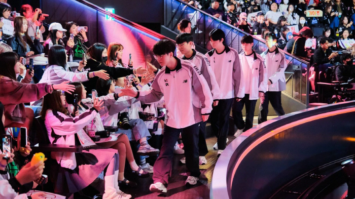 9년만에 개막 6연승 거둔 KT, 벌써 3패째로 흔들리는 젠지와 T1, 요동치는 LCK 판도