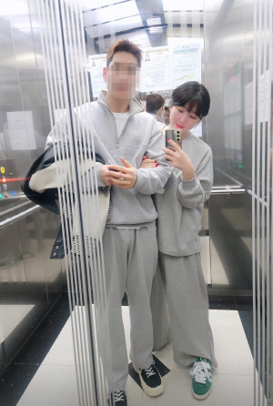 '나솔사계' 돌싱 백합, ♥훈남 남자친구 공개..커플링에 커플룩까지 달달