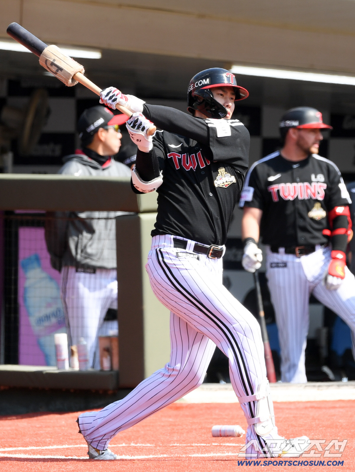 14일 부산 사직야구장에서 열린 KBO리그 롯데 자이언츠와 LG 트윈스의 시범경기. LG 홍창기가 몸을 풀고 있다. 부산=박재만 기자 pjm@sportschosun.com/2026.03.14/