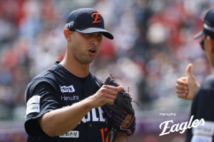 '폰세 후계자' 사실상 첫인사!  '1회 7실점' 참사는 잊어라…롯데전 6이닝 무실점 '인생투' [부산리포트]