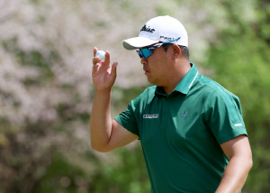 골프의 신도, 10년 만의 우승을 응원했나...'시작부터 6연속 버디' 이상엽, 감격의 통산 2승 [춘천 현장]