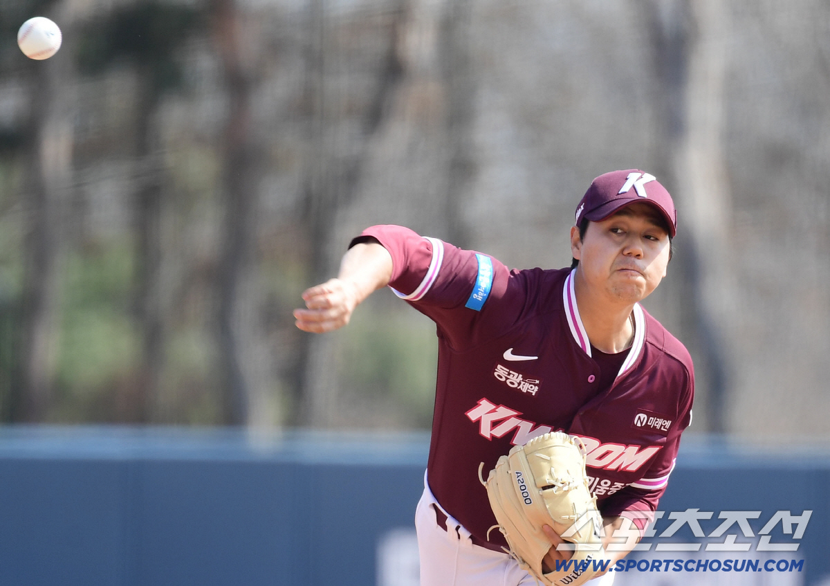 12일 이천 두산베어스파크에서 열린 KBO리그 시범경기 두산과 키움의 경기. 투구하는 키움 하영민. 이천=송정헌 기자 songs@sportschosun.com/2026.03.12/