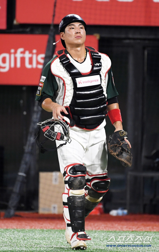 KT 포수 강현우가 수비를 준비하고 있다. 수원=박재만 기자 pjm@sportschosun.com/