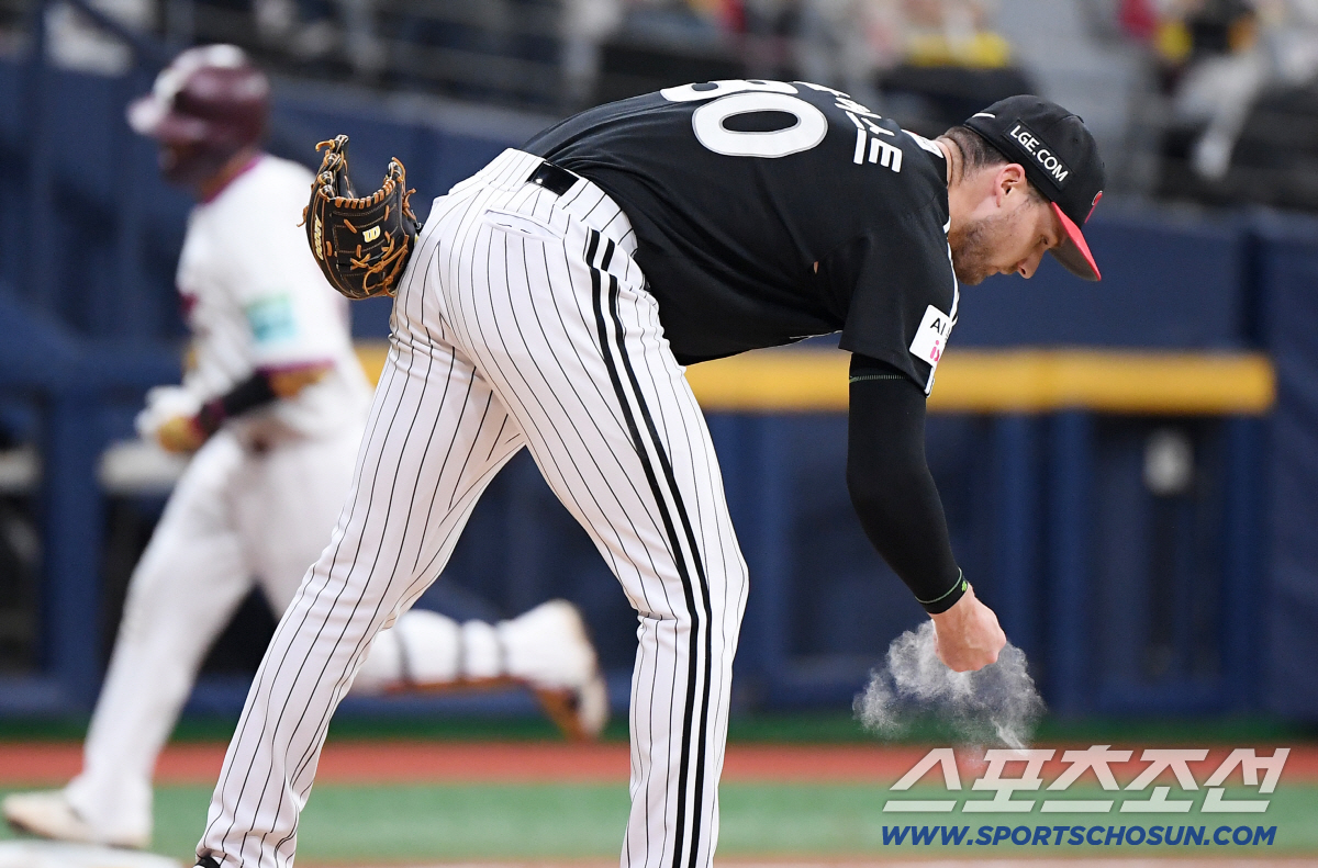 5일 서울 고척스카이돔에서 열린 LG-키움전. 2회말 1사 김건희에게 솔로포를 허용한 톨허스트. 정재근 기자 cjg@sportschosun.com/2026.4.5/