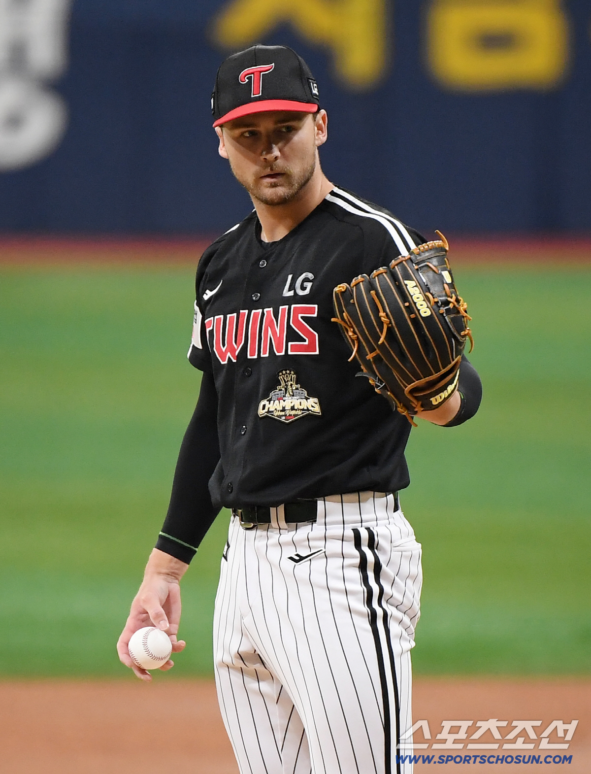 5일 서울 고척스카이돔에서 열린 LG-키움전. LG 선발투수 톨허스트가 투구를 준비하고 있다. 정재근 기자 cjg@sportschosun.com/2026.4.5/