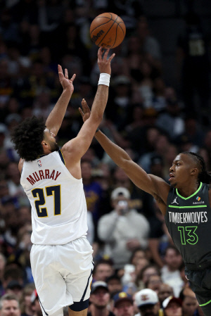 리얼 파울!! vs 30점 중 자유투 16점, 말이 돼? 서부 최대격전지 덴버 vs 미네소타 1차 신경전 발발. 머레이 자유투 삥뜯기 논란. 미네소타 감독 