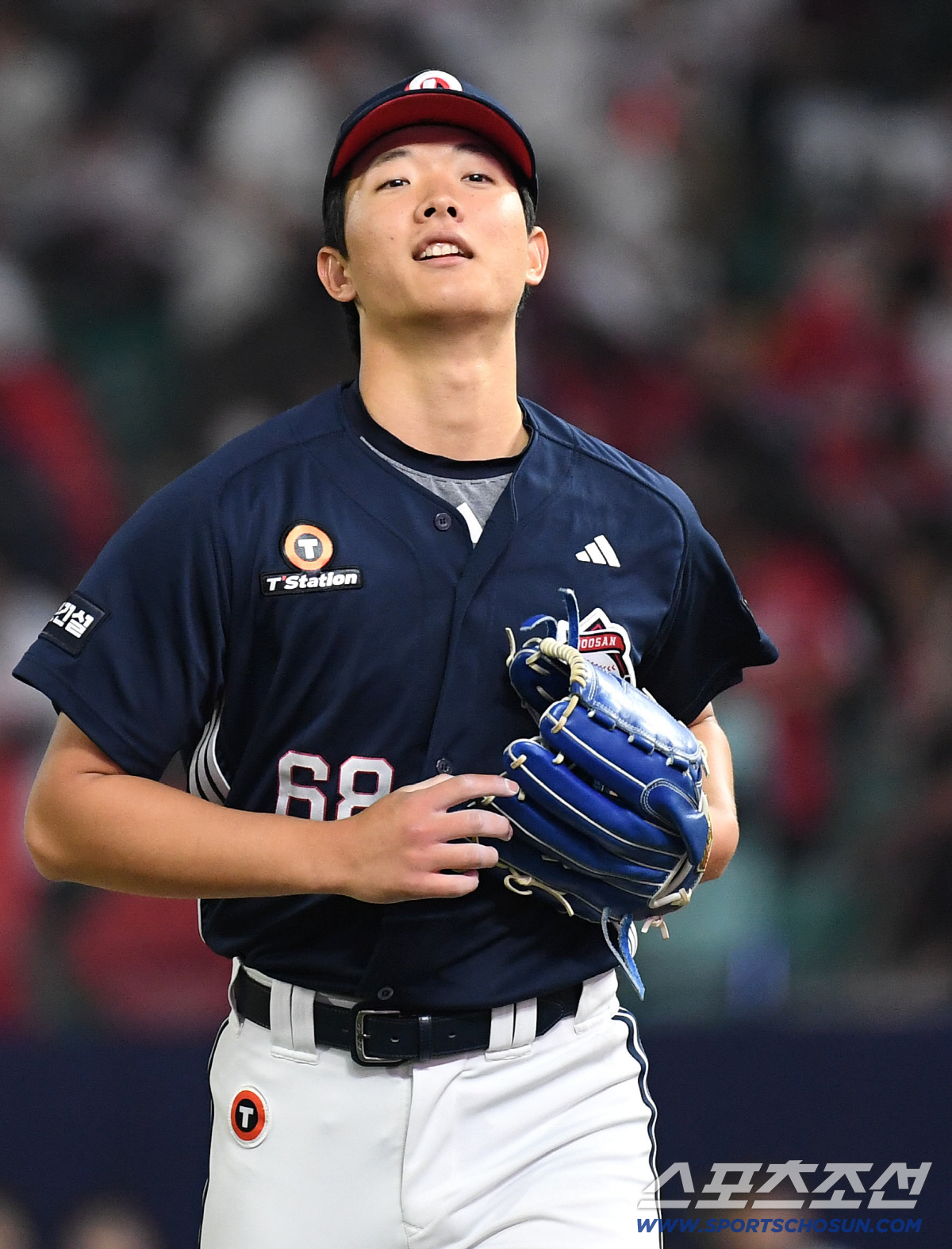 14일 인천 SSG랜더스필드에서 열린 SSG와 두산의 주중 3연전 첫 번째 경기. 3회 투구를 마친 두산 선발 최민석. 인천=송정헌 기자 songs@sportschosun.com/2026.04.14/