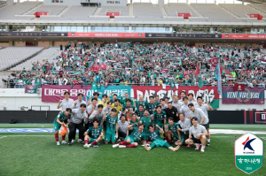 '지독한 아홉수' 뚫고 '눈물의 200승' 황선홍 대전 감독 