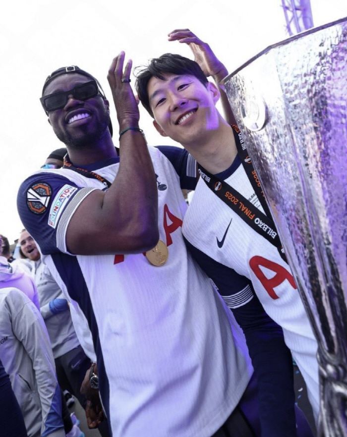 손흥민 인종차별 충격 피해 잊었나, 토트넘 '오피셜' 공식발표...'피해자' 단소 지킨다 "가장 강력한 조치 강구할 것" 역대급 철퇴 예고