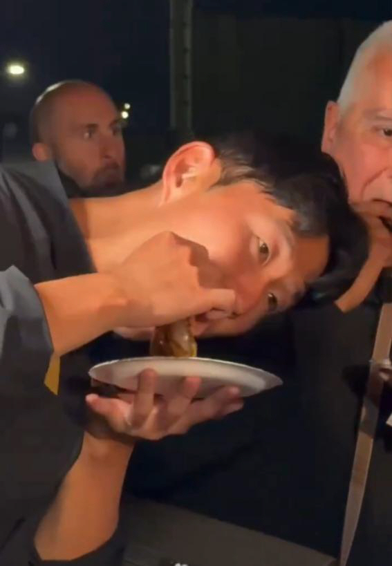 손흥민의 길거리 타코 먹방! 멕시코팀 격파하고 행복한 미소…북중미 월드컵 앞두고 '현지 적응 완료'