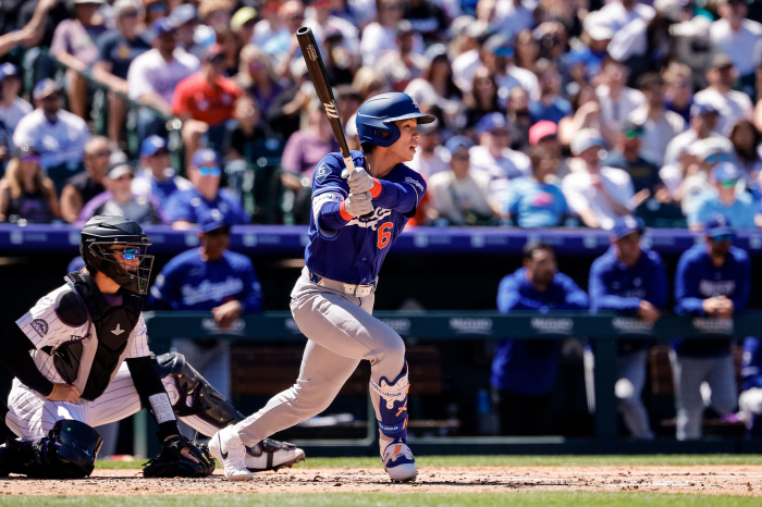 [MLB리뷰]김혜성, 콜로라도전 첫 타석 2루타+선취 득점...다저스 난타전 끝 패배