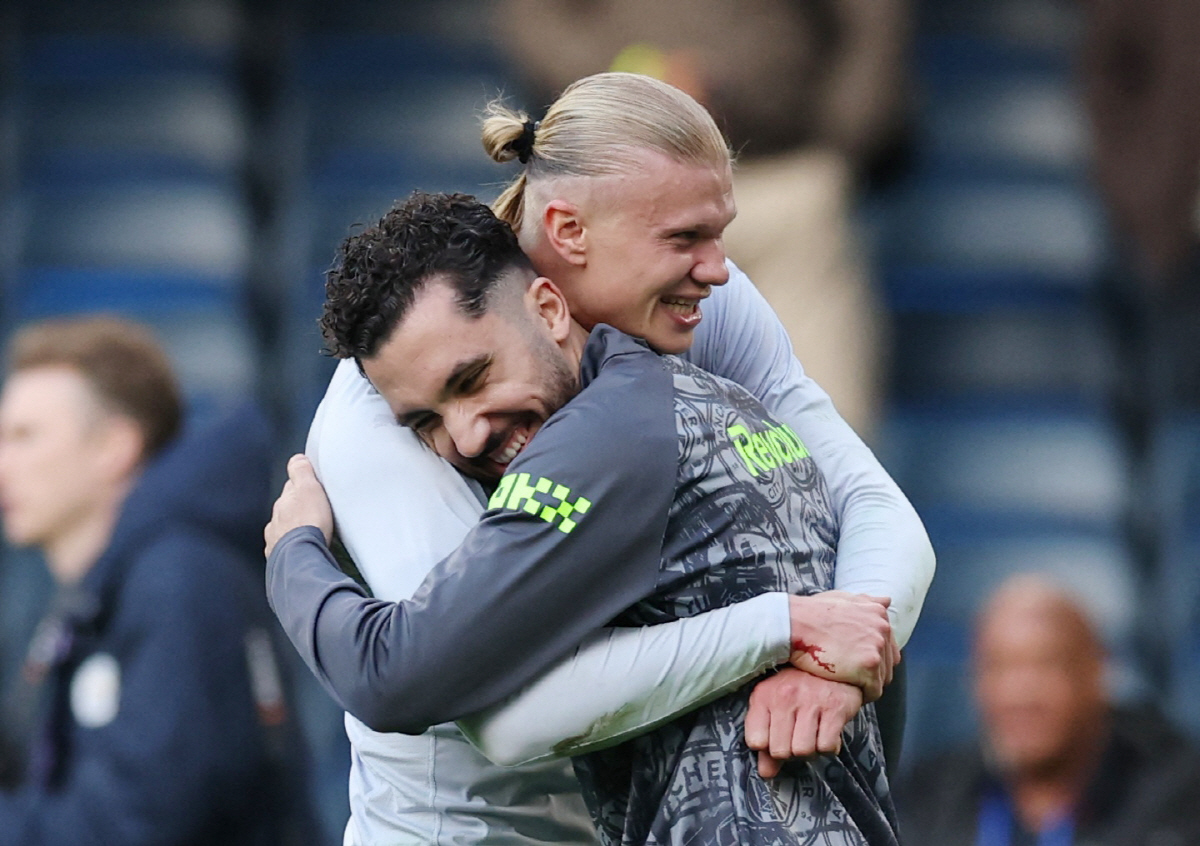 "내가 넘어졌으면 마갈량이스 퇴장이었어!" '짜릿 결승골' 홀란, 속옷 뜯긴 격렬한 90분 신경전 후 작심 메시지