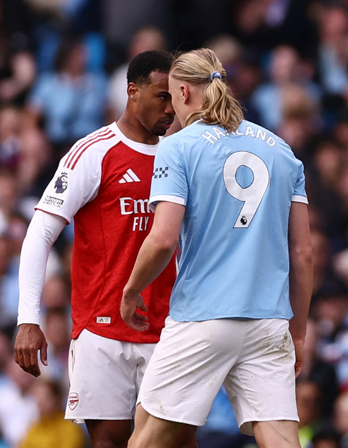 "내가 넘어졌으면 마갈량이스 퇴장이었어!" '짜릿 결승골' 홀란, 속옷 뜯긴 격렬한 90분 신경전 후 작심 메시지