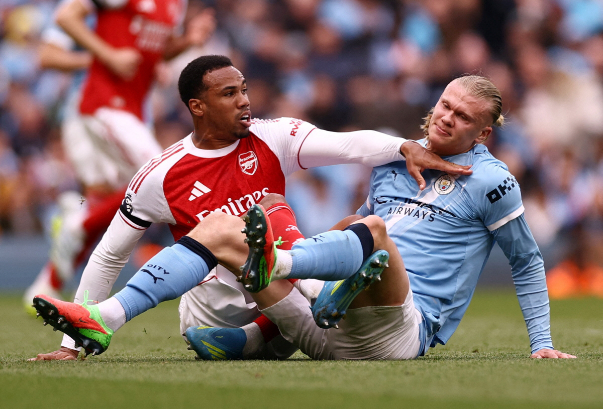 "내가 넘어졌으면 마갈량이스 퇴장이었어!" '짜릿 결승골' 홀란, 속옷 뜯긴 격렬한 90분 신경전 후 작심 메시지