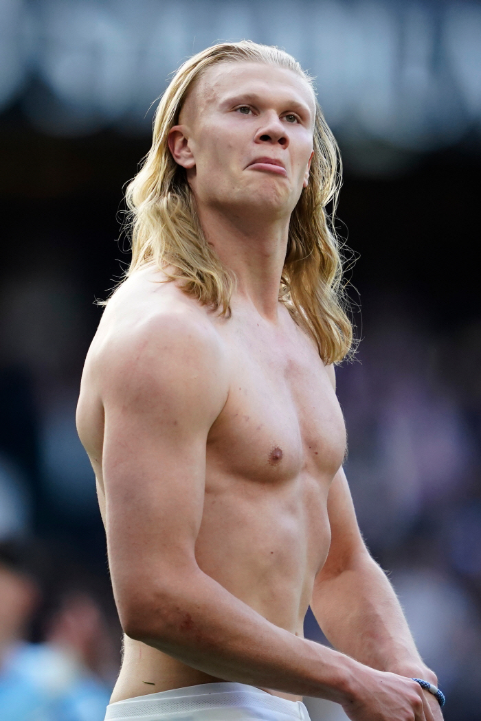 '206일 선두' 아스널 큰일났다, 22년 만의 EPL 정상 또 물거품 위기…"우승 추가 기울었다" 'BBC'의 팩폭! 대단한 맨시티, 펩의 승부수