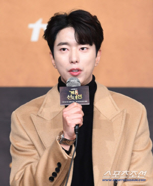 윤현민, 백진희와 결별 3년 만에 '핑크빛'..미모의 여성과 인생 첫 소개팅 성사(미우새)