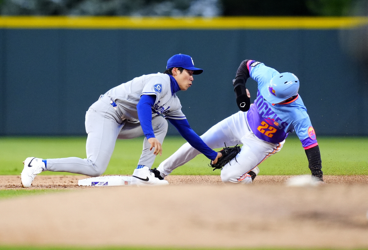 LAD 파격 소식! "김혜성 트리플A 강등 상상 불가"→멀티히트+3할 타율 복귀…로버츠 감독의 판단 미스 "기분이 조금 다운됐다"