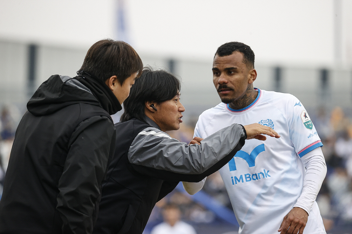 [오피셜]"김병수 나가→OK", 결국 경질 운명…최성용 수석코치 감독으로 '내부승격'