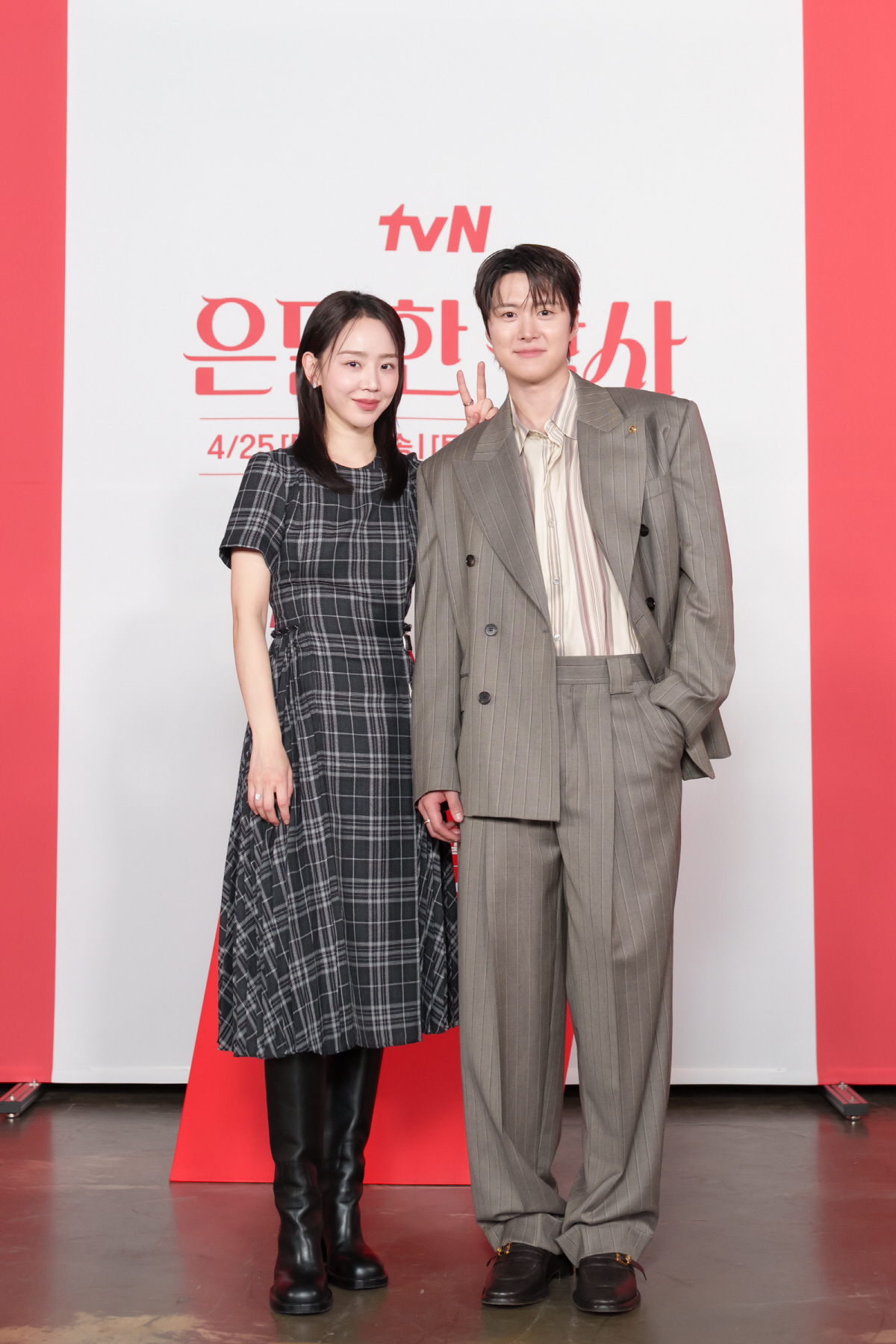 신혜선(왼쪽), 공명. 사진 제공=tvN