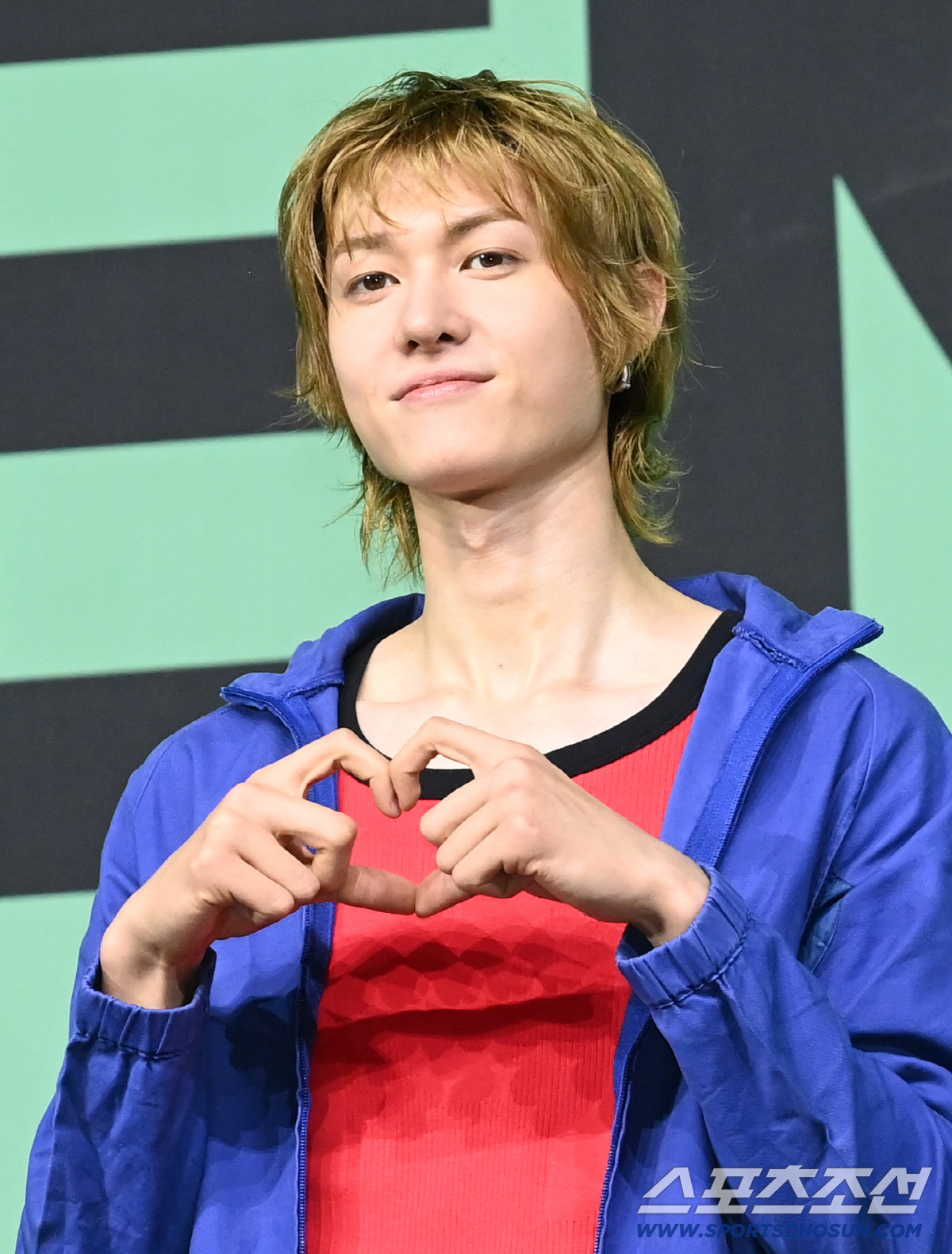 코르티스(마틴, 제임스, 주훈, 성현, 건호)의 미니 2집 'GREENGREEN' 미디어 쇼케이스가 20일 예스24 라이브홀에서 열렸다. 포즈를 취하는 코르티스 마틴의 모습. 허상욱 기자 wook@sportschosun.com/2026.04.20/