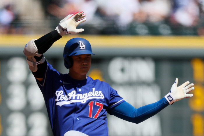 드디어 추신수 등장! 오타니 51G 연속 출루하자 亞 기록 눈앞 시끌벅적, 2000년 LAD 아름다운 스윙의 좌타자도 근접