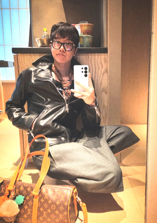 BTS 제이홉, 퉁퉁 부은 오열 셀카.."키워주신 외할머니 돌아가셔"