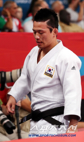 '미성년 제자 성폭행' 왕기춘, 5월 1일 만기 출소…예능계도 유도계도 '영구 퇴출'