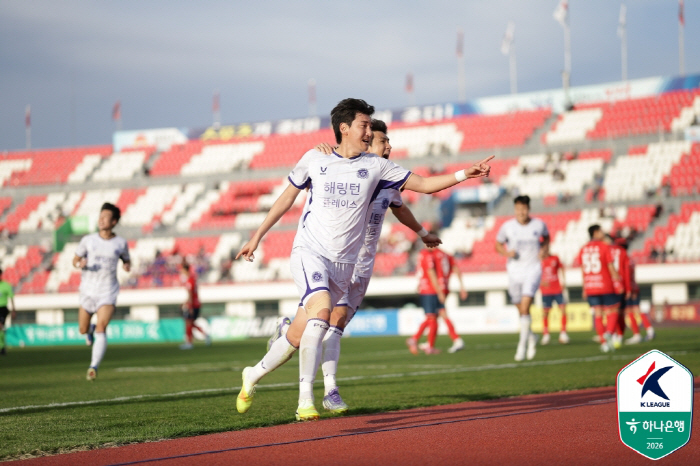 '13년만의 첫 골→포항전 클린시트' 아픈만큼 성장한 '이경규 사위' 김영찬의 전성기는 지금부터