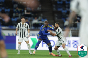 '요르단 김민재' 日 깜짝 놀랐다…FC서울 야잔 향한 극찬 'K리그에서 쌓은 경험 바탕으로 대표팀 중심에 선다'