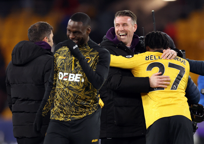 "준비된 실패" 황희찬의 울버햄턴은 왜 강등됐나...BBC "이적시장의 뼈아픈 실책, 쿠냐 등 이탈 공백→몰락 자초"