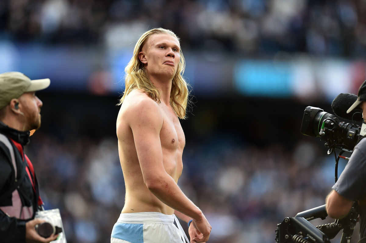 "소 심장 먹고 적색광 샤워,겨드랑이 제모" 아스널 잡은 홀란, 괴물 피지컬 뒤 '6000kcal 광기의 루틴'