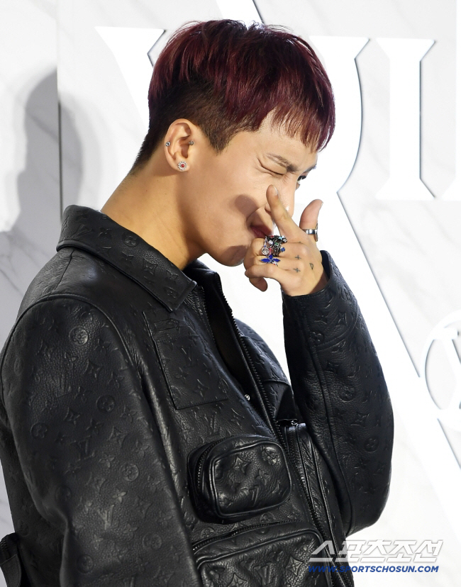 "재복무 시켜주세요" 송민호, 병역법 위반 사과…檢 징역 1년 6개월 구형[종합]